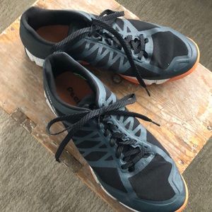 Mens Reebok athletic shoes